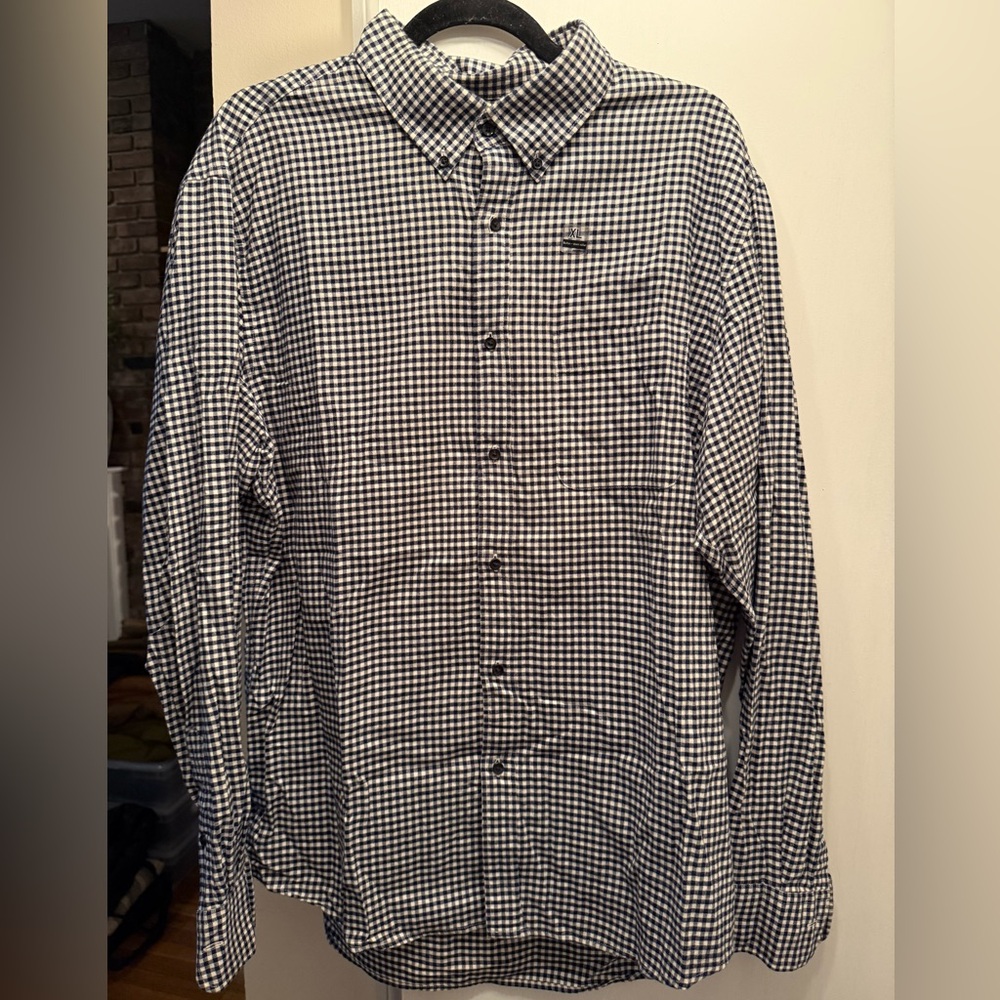 Uniqlo Men's navy and White Checkered flannel dress Shirt